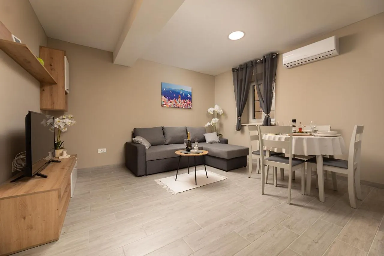 Apartments Neptun バスカ