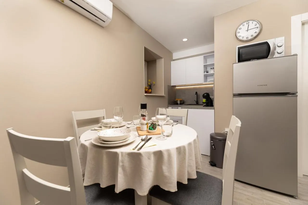 Apartments Neptun バスカ 0*,  クロアチア