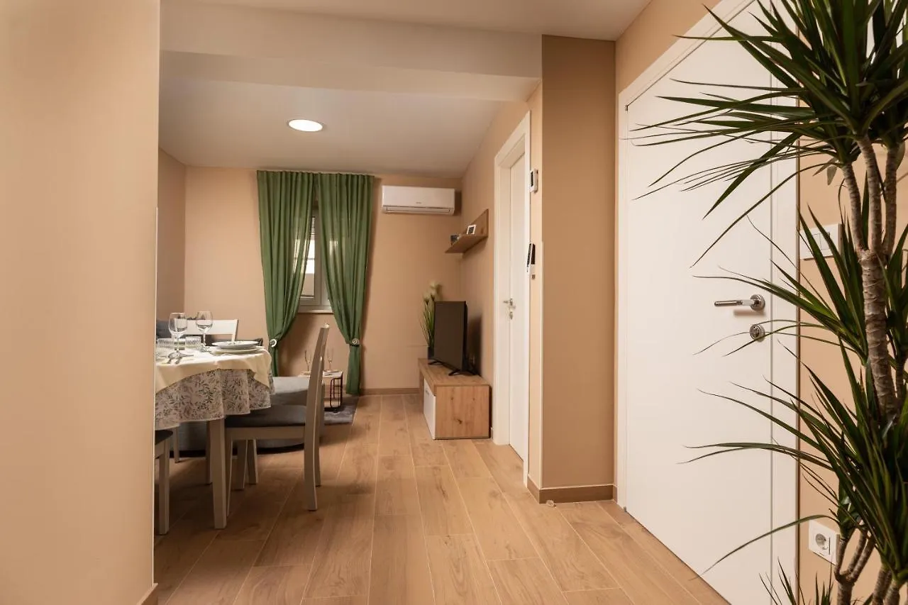 Apartments Neptun Baška 0*,